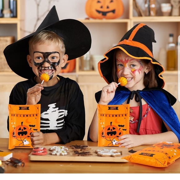 10 ct Halloween bubble mailers;6” x 10”inches - Picture 2 of 10